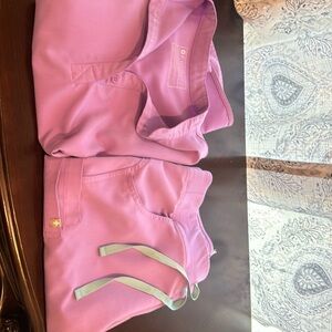 Figs scrubs lightly worn small petite kade bottoms with small Rafaela top.